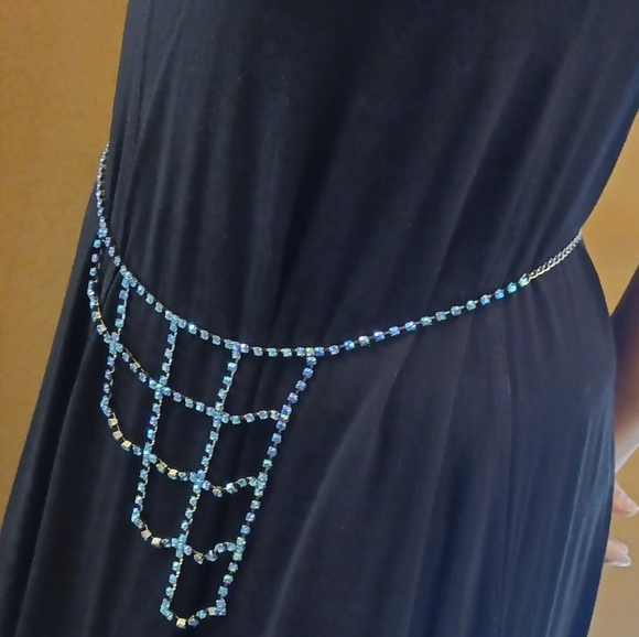 Beautiful asymmetrical rhinestone belt - Picture 2 of 8